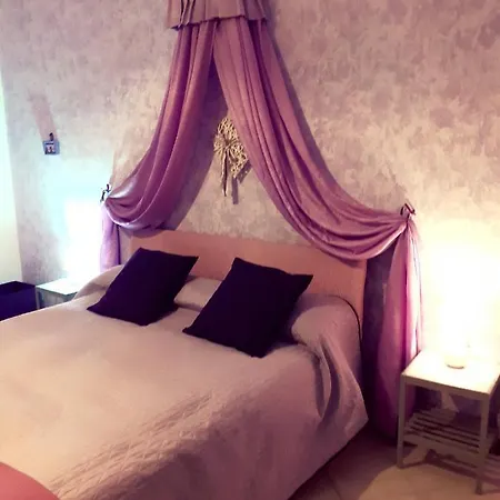 La Maison Des Caprices_ _stazione_5terre La Spezia